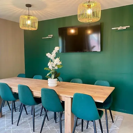 Дом отдыха Family For 10 People, Spacious & Cozy